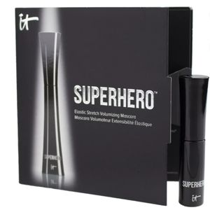 IT COSMETICS SUPERHERO ELASTIC STRETCH VOLUMIZING AND LENGTHENING MASCARA.
